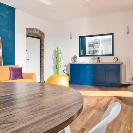 Appartement Rainbow House With Garage *