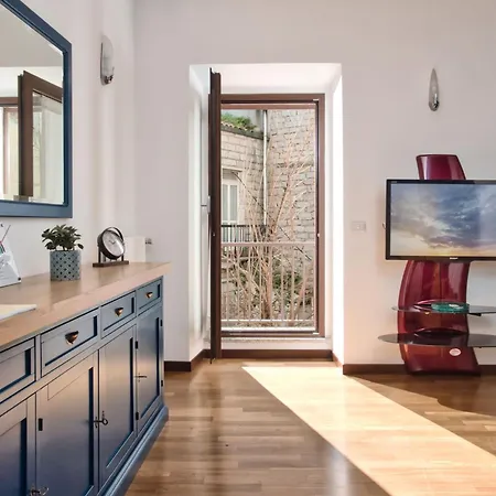 Rainbow House Apartment